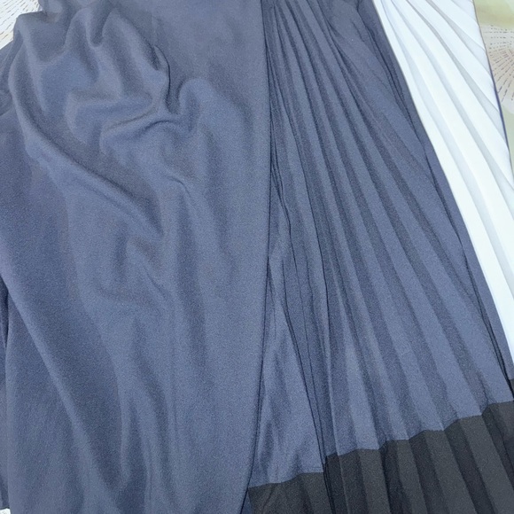 A beautiful skirt/shorts, midi length, can be wear for all occasions - Picture 2 of 7